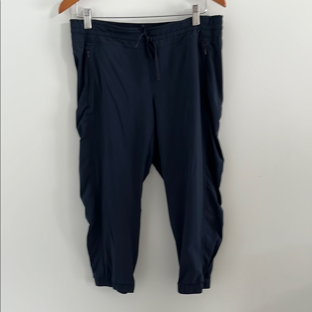 Athleta cropped joggers Relaxed Fit Elastic Cuffs - Picture 1 of 10
